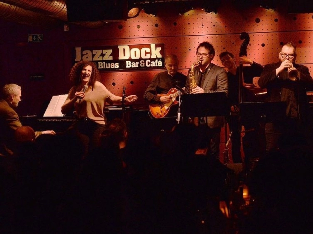 Petra Ernyei & Jazz Six