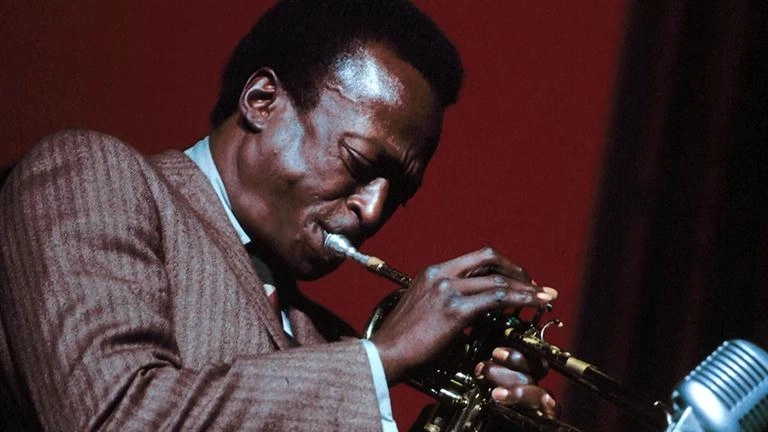 JAZZ ON5: Miles Davis tam a zpátky  (*90  + 25) Otevřená debata o hudbě za Milese i po něm.